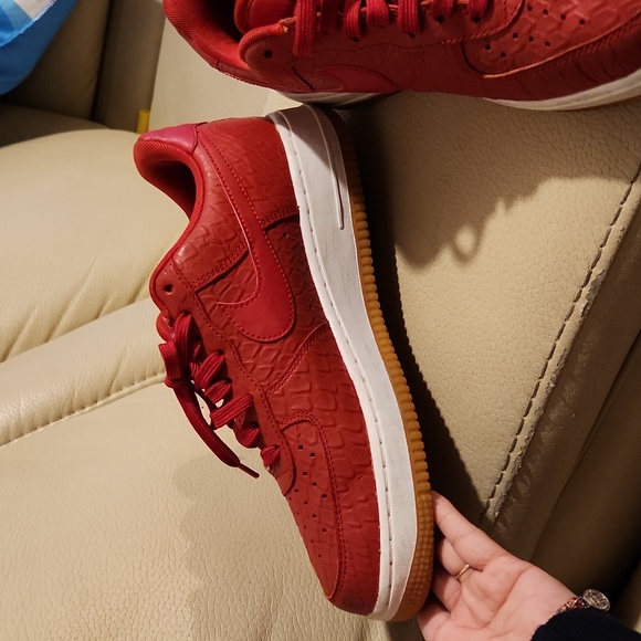Air Force 1   Red - Picture 5 of 9
